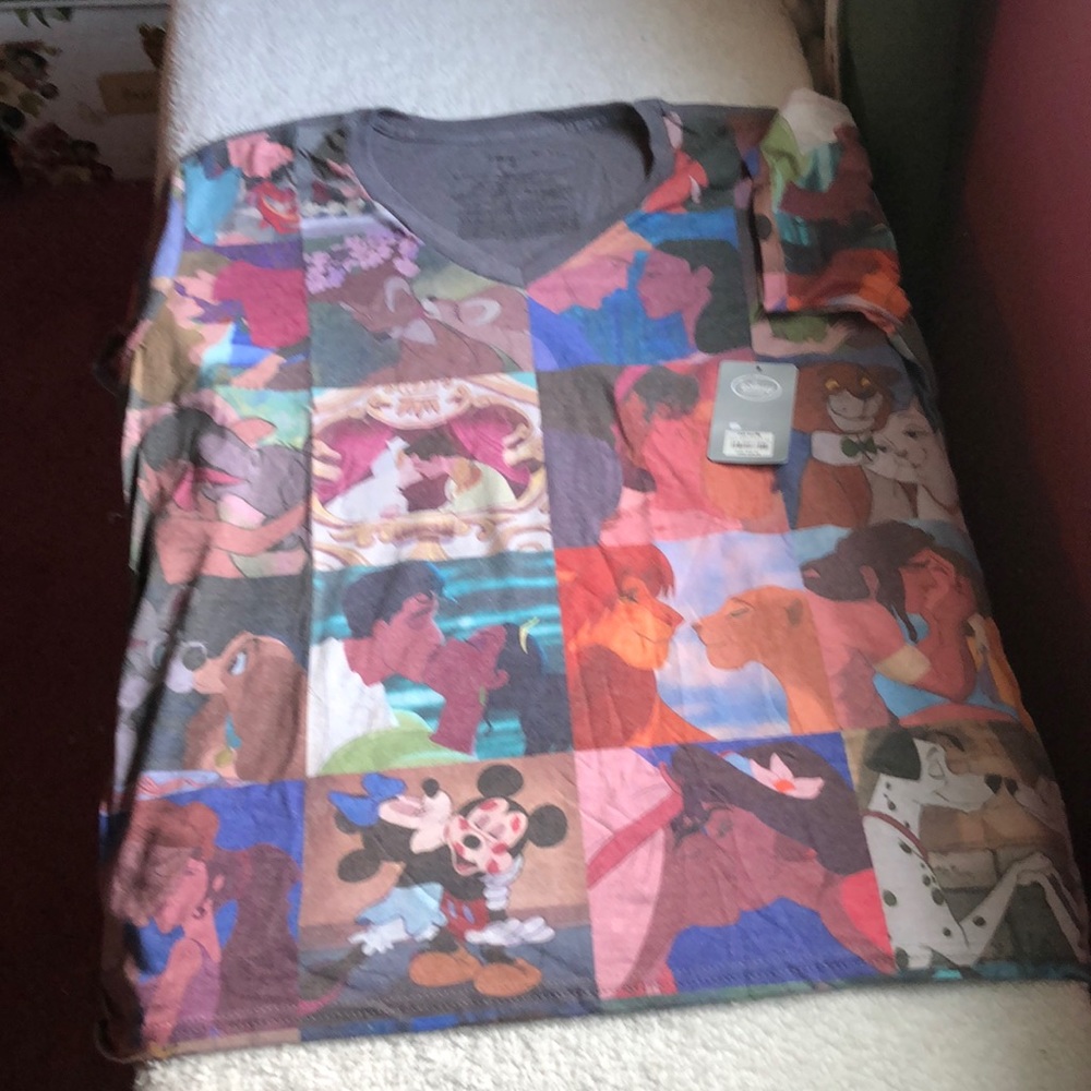 Disney Love shirt